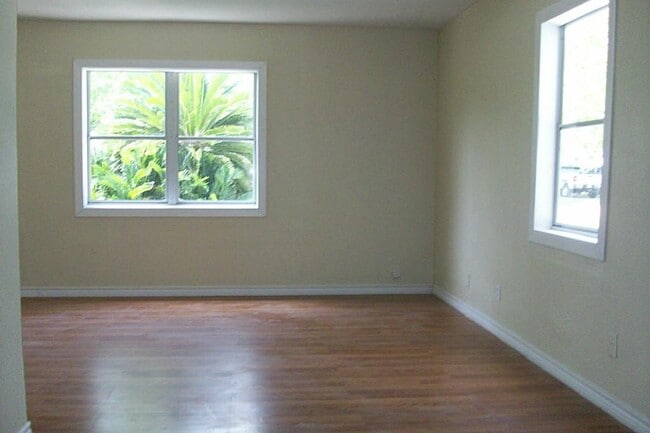 property at 500 Bluebonnet Dr