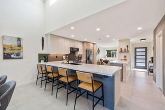 76658 Daffodil Dr in Palm Desert, CA - Foto de edificio - Building Photo