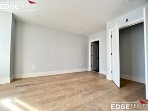 353 Market St, Unit 5F-4 in Boston, MA - Building Photo - Building Photo