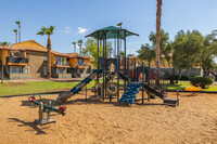 Country Creek Apartments in Glendale, AZ - Building Photo - Building Photo