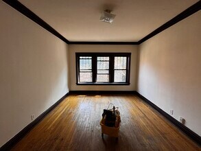 2530 N Kedzie Blvd, Unit 2N in Chicago, IL - Building Photo - Building Photo