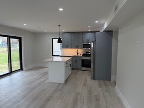 23 Hudson Ave, Unit 23 Hudson Ave in Irvington, NY - Building Photo - Building Photo