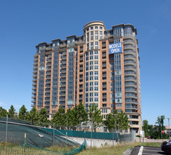 One Park Crest in McLean, VA - Building Photo - Building Photo