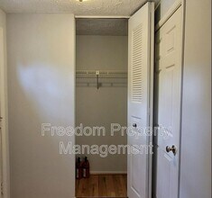 7974 Tyson Oaks Cir in Vienna, VA - Building Photo - Building Photo