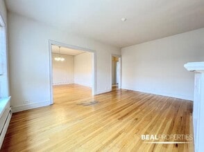 1319 Oak Ave in Evanston, IL - Foto de edificio - Building Photo