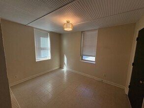 1087 Walnut St-Unit -Apartment 4 in Macon, GA - Foto de edificio - Building Photo