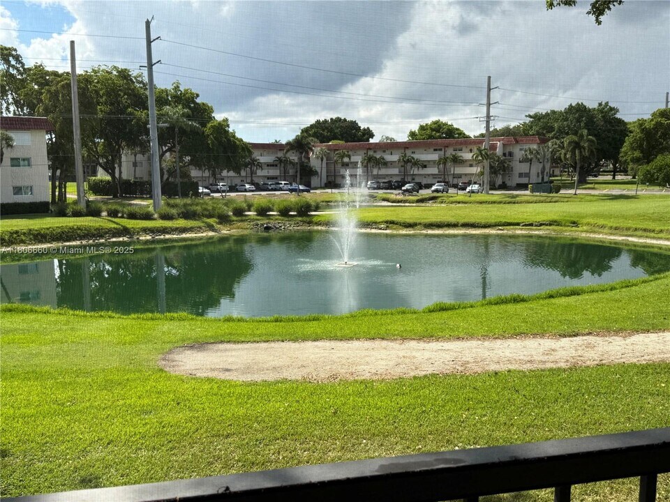 8970 S Hollybrook Blvd in Pembroke Pines, FL - Building Photo