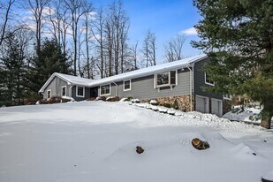 168 Mendham Rd in Mendham, NJ - Building Photo