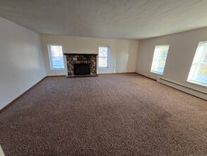 800 W Walworth St in Elkhorn, WI - Building Photo - Building Photo