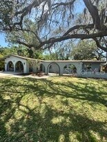 250 Cedarwood Dr in Maitland, FL - Building Photo