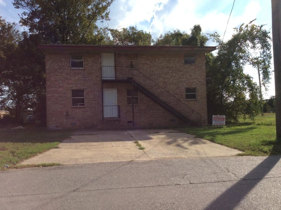 2105 E Washington Ave, Unit A in North Little Rock, AR - Building Photo