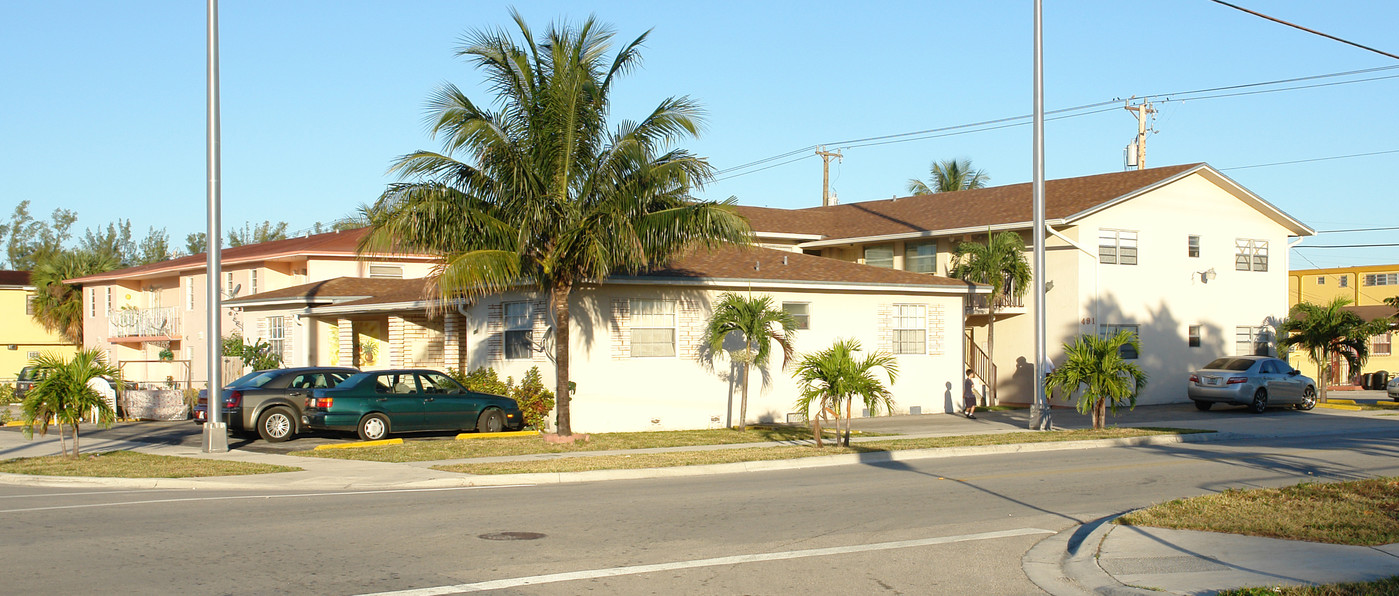 491 E 27th St in Hialeah, FL - Building Photo