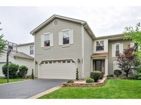 1661 Estate Cir in Naperville, IL - Building Photo