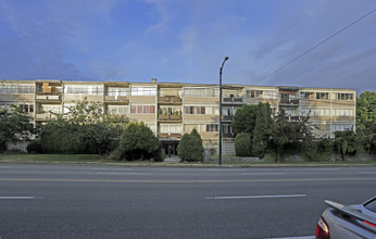 8770 Granville St in Vancouver, BC - Building Photo - Building Photo