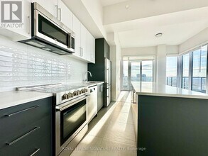 2525 Bathurst St in Toronto, ON - Building Photo - Building Photo