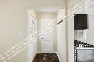 1050 57th St in Des Moines, IA - Building Photo - Building Photo