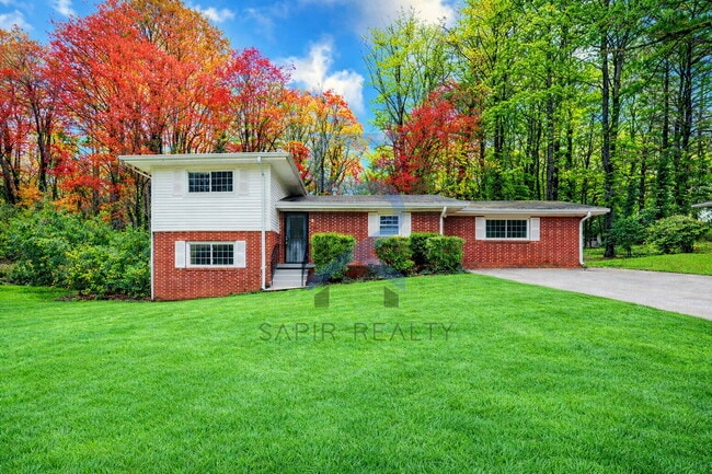 property at 639 Skipper Dr NW