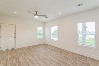 3127 Bay St in Houston, TX - Building Photo - Building Photo