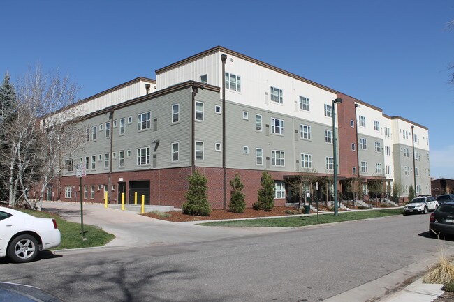 University House Denver in Denver, CO - Foto de edificio - Building Photo