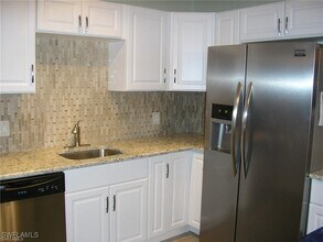 3430 Sacramento Way in Naples, FL - Building Photo - Building Photo