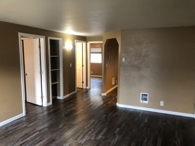 418 NW 17th St-Unit -1 in Redmond, OR - Building Photo