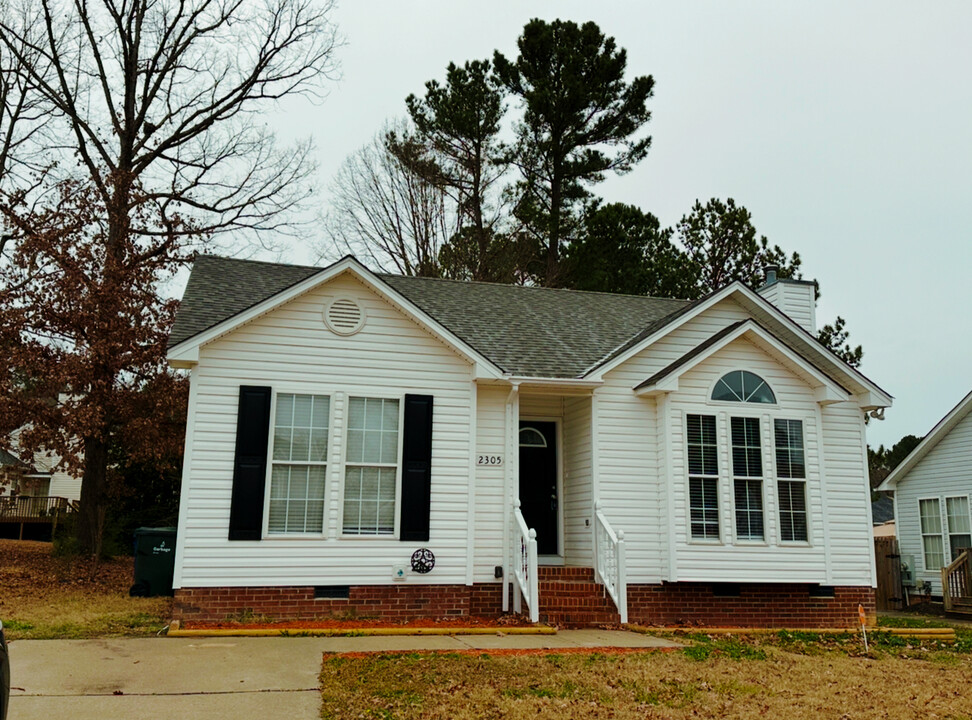 2305 Lockwood Folly Ln in Raleigh, NC - Building Photo