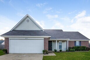 8037 Green Valley Cove in Southaven, MS - Building Photo
