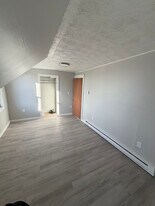 19 Russell St in Manchester, NH - Building Photo