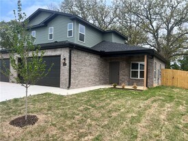 572 Cosmos St in Centerton, AR - Building Photo