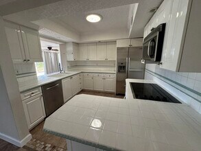 349 NE 31st St in Boca Raton, FL - Building Photo - Building Photo