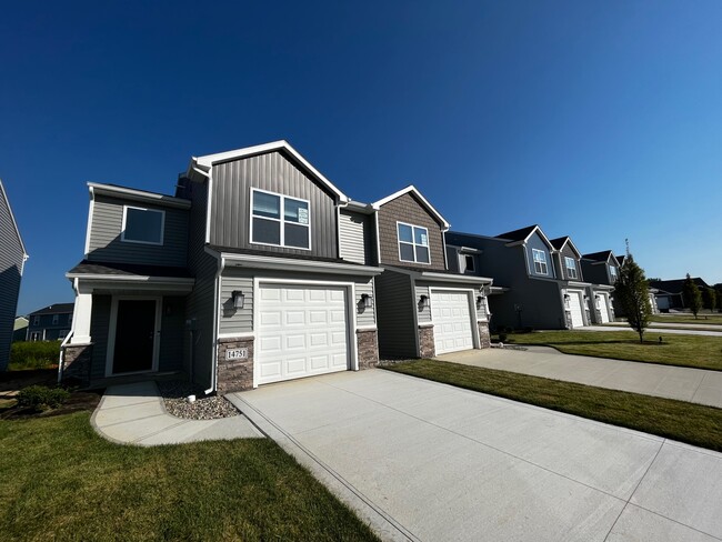 Copper Creek Villas in Fort Wayne, IN - Foto de edificio - Building Photo