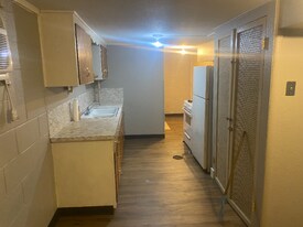 129 Kingsbury Ave, Unit 1 in Ames, IA - Building Photo