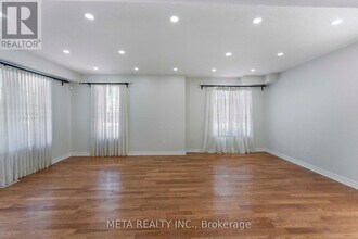 1 Cameron Glen Blvd in Toronto, ON - Building Photo - Building Photo