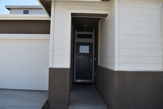 2446 Cortes Dr in Merced, CA - Building Photo - Building Photo