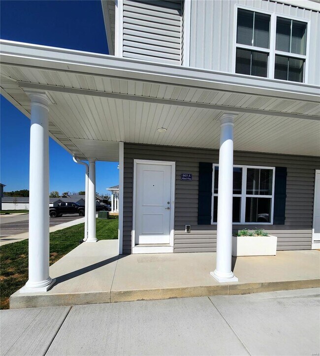 8401 Allied Wy in Lebanon, IL - Building Photo - Building Photo