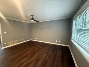 1235 Riverside Dr in Gainesville, GA - Building Photo - Building Photo