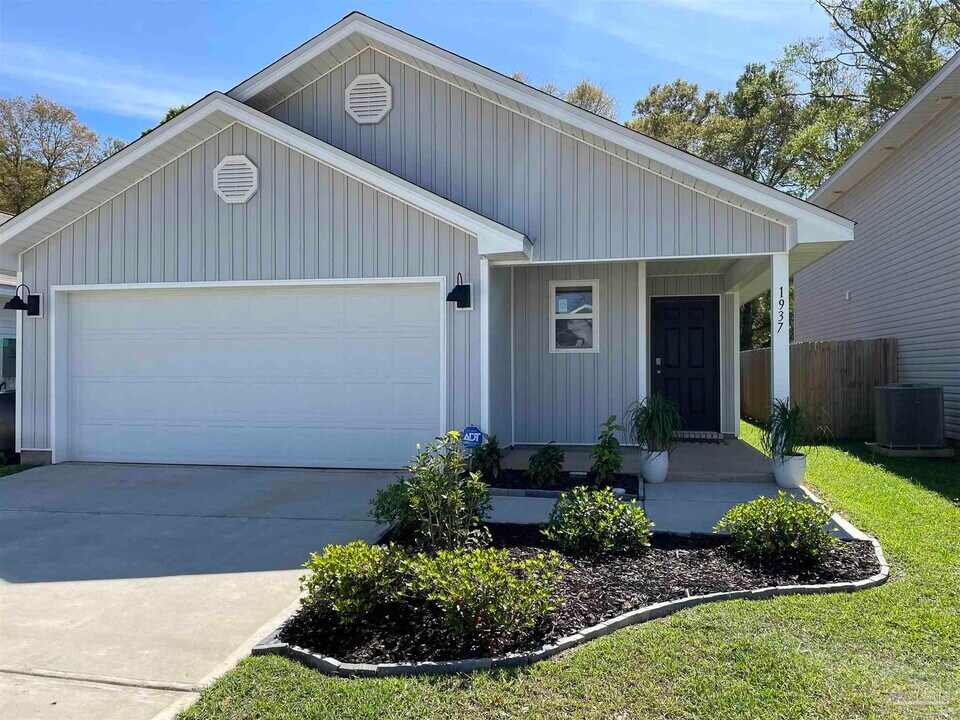 1937 Mary Jo Way in Pensacola, FL - Building Photo