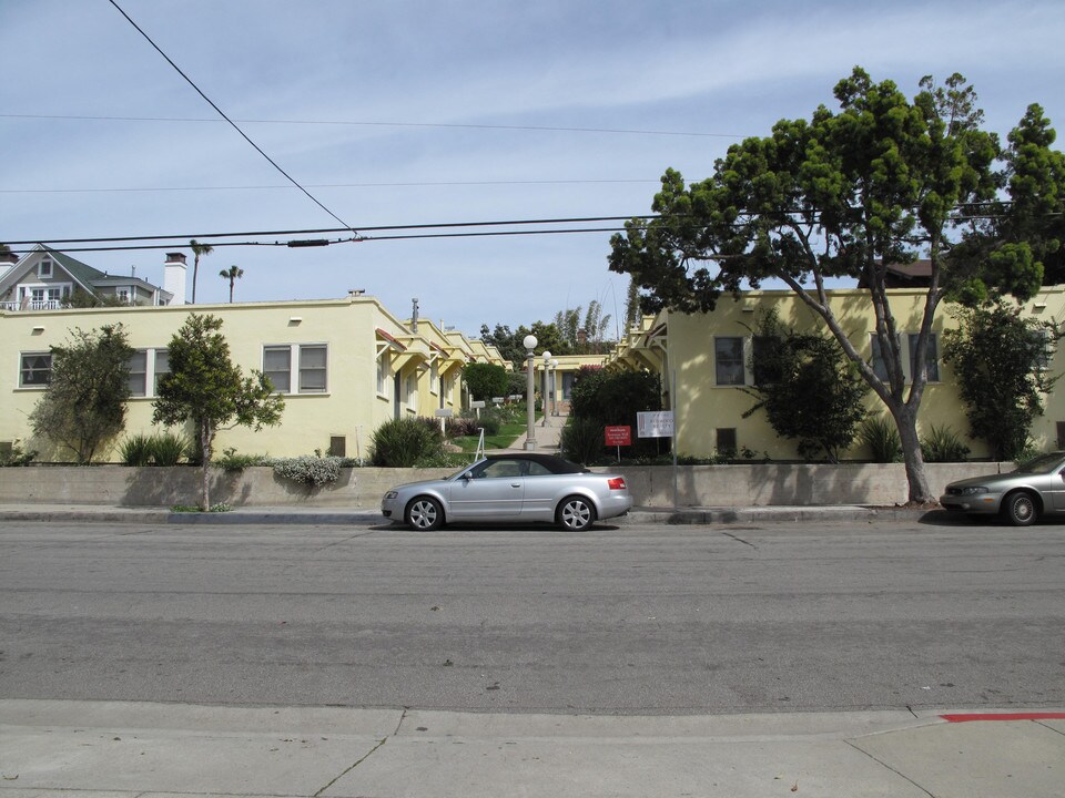 2411 3rd St in Santa Monica, CA - Building Photo