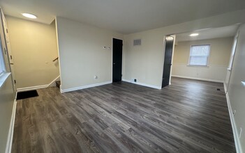 2838 Cromwell Dr in Lorain, OH - Building Photo - Building Photo