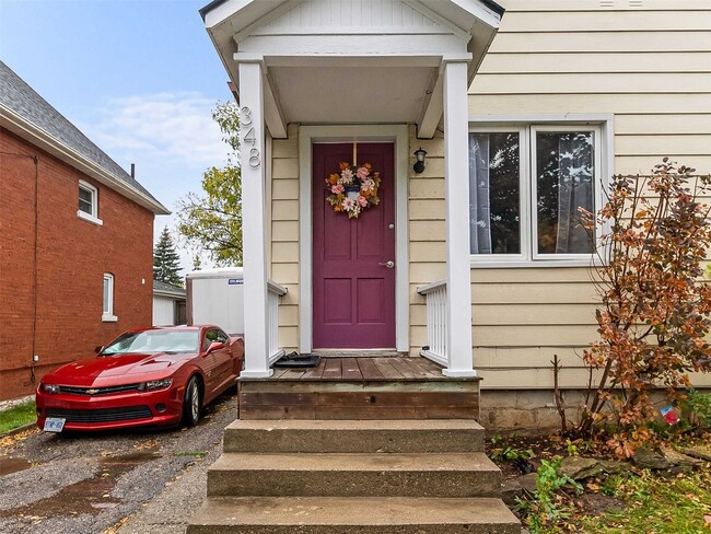348 W St in Brantford, ON - Building Photo - Building Photo
