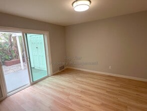 833 Del Mar Downs Rd in Solana Beach, CA - Building Photo - Building Photo