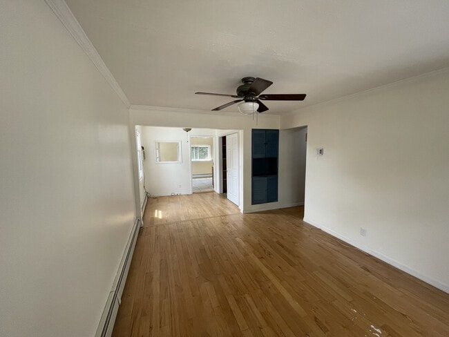 property at 6 East Ct