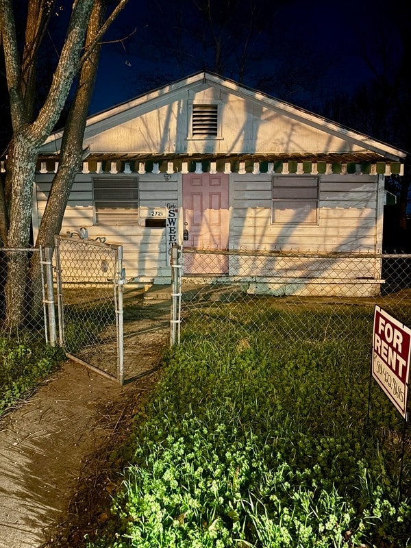 property at 2721 S Rock St