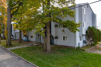 Fred Apartments in Lansing, MI - Foto de edificio - Building Photo