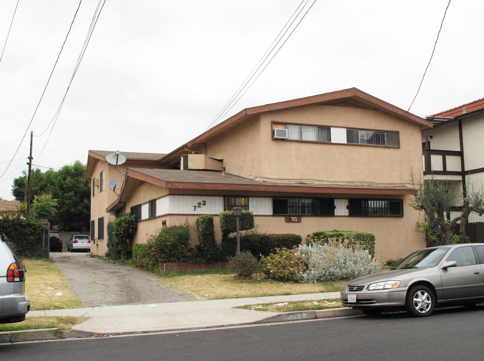 723 W Emerson Ave in Monterey Park, CA - Building Photo