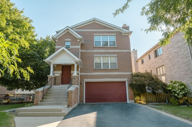 property at 1223 E Davis St