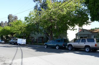 St. Clare Apartments in Redwood City, CA - Building Photo - Building Photo