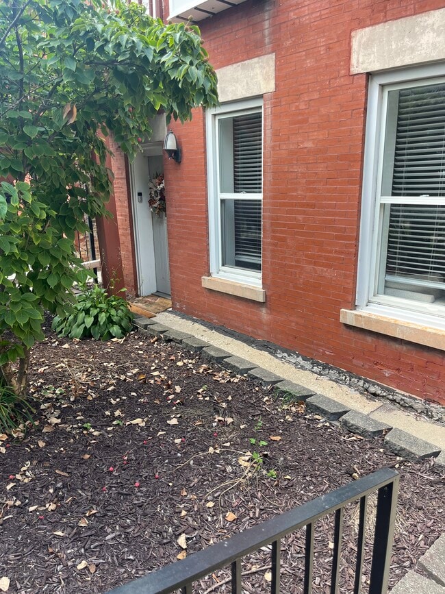 2316 W Melrose St, Unit Melrose St in Chicago, IL - Building Photo - Building Photo