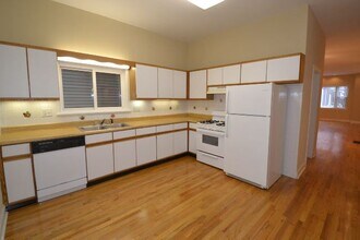1454 W School St, Unit J06P in Chicago, IL - Foto de edificio - Building Photo