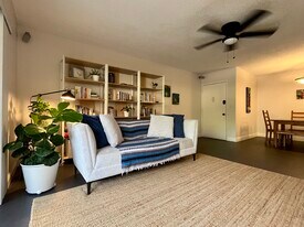 13720 SW 90th Ave in Miami, FL - Building Photo